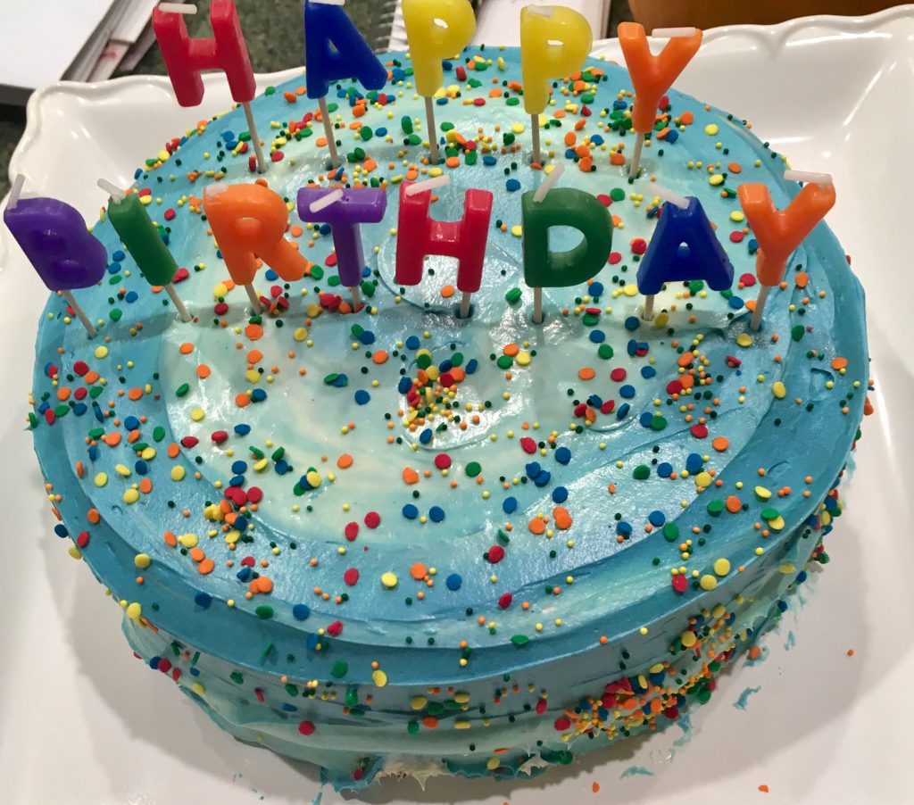tarta de cumpleaños color azul